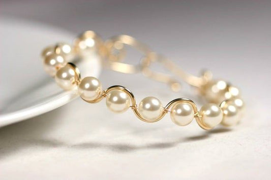 Golden Elegance Pearl Bracelet